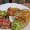 Beignets de fleurs de courgettes et courgettes rissolées