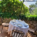 La table... Une belle adresse : le Relais des Moines, la table de Sébastien Sanjou, ambiance