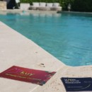 Prolongation autour de la piscine... Une belle adresse : le Relais des Moines, la table de Sébastien Sanjou, ambiance