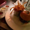 Un hamburger pour changer, chez Daniel Boullud Singapour - Un hamburger pour changer