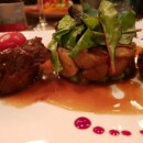 Echine de cochon ibérique cuite à basse température, jus réduit au cognac, pommes grenaille et fèves de soja Citrus