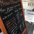 L'établissement bénéficie d'une petite terrasse très accueillante Néron Glacier